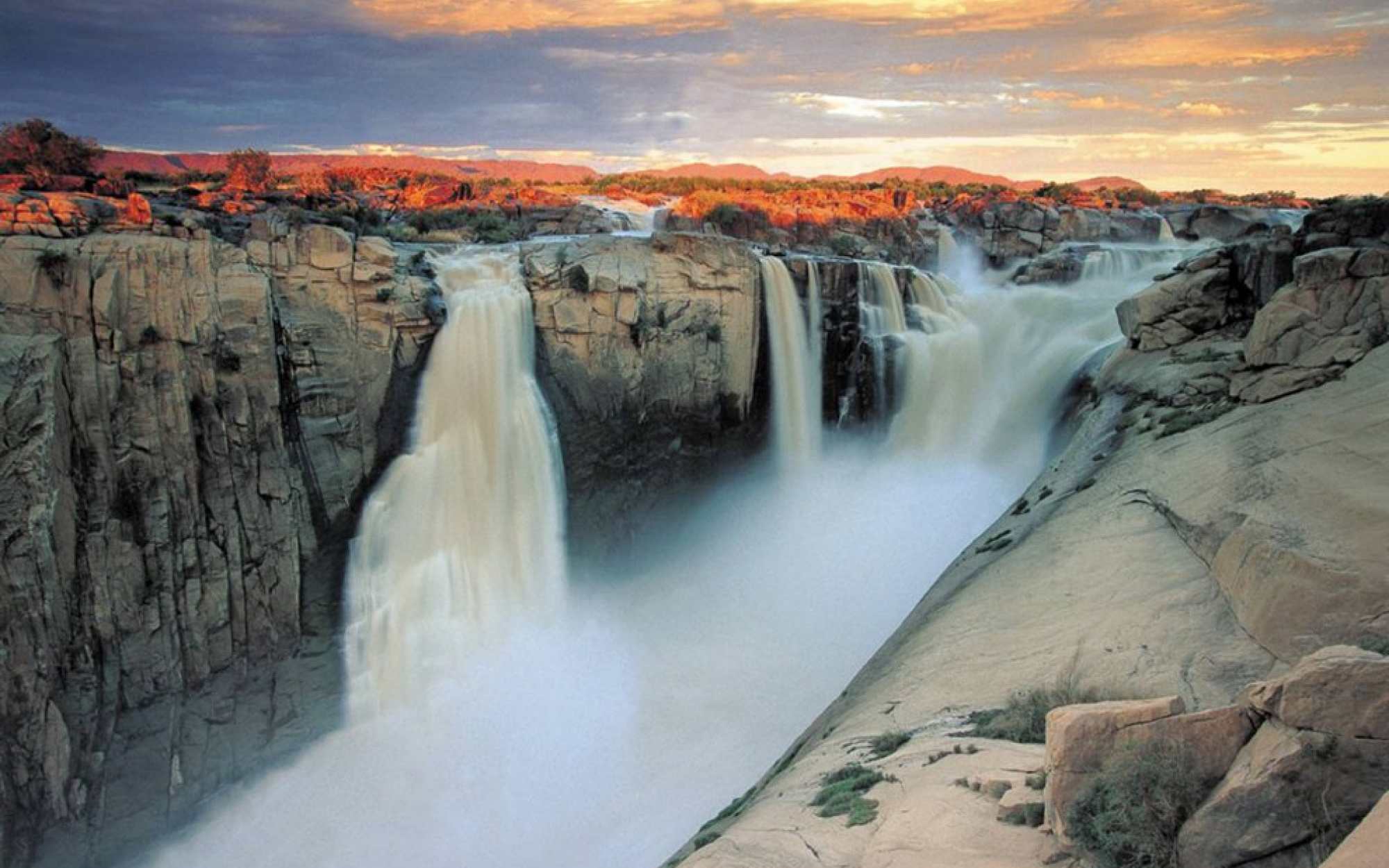 Самый высокий водопад в северной африке. Водопад Ауграбис, ЮАР (146 М). Водопад Ауграбис на реке оранжевой. Водопад Ауграбис в Африке. Южно-Африканская Республика (ЮАР).